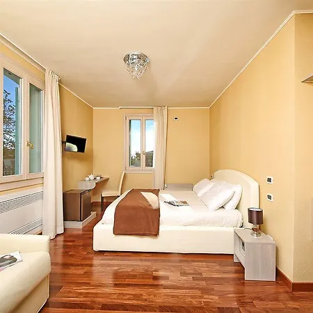 Hotel Happy Atelier Centro & 3*