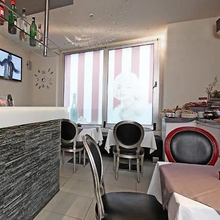 Hotel Happy Atelier Centro & 3*