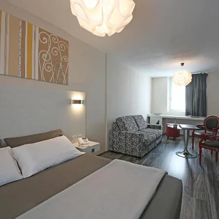 Happy Atelier Centro & 3*