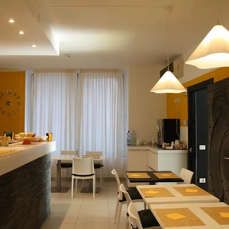 Happy Atelier Centro & 3* Gardone Riviera
